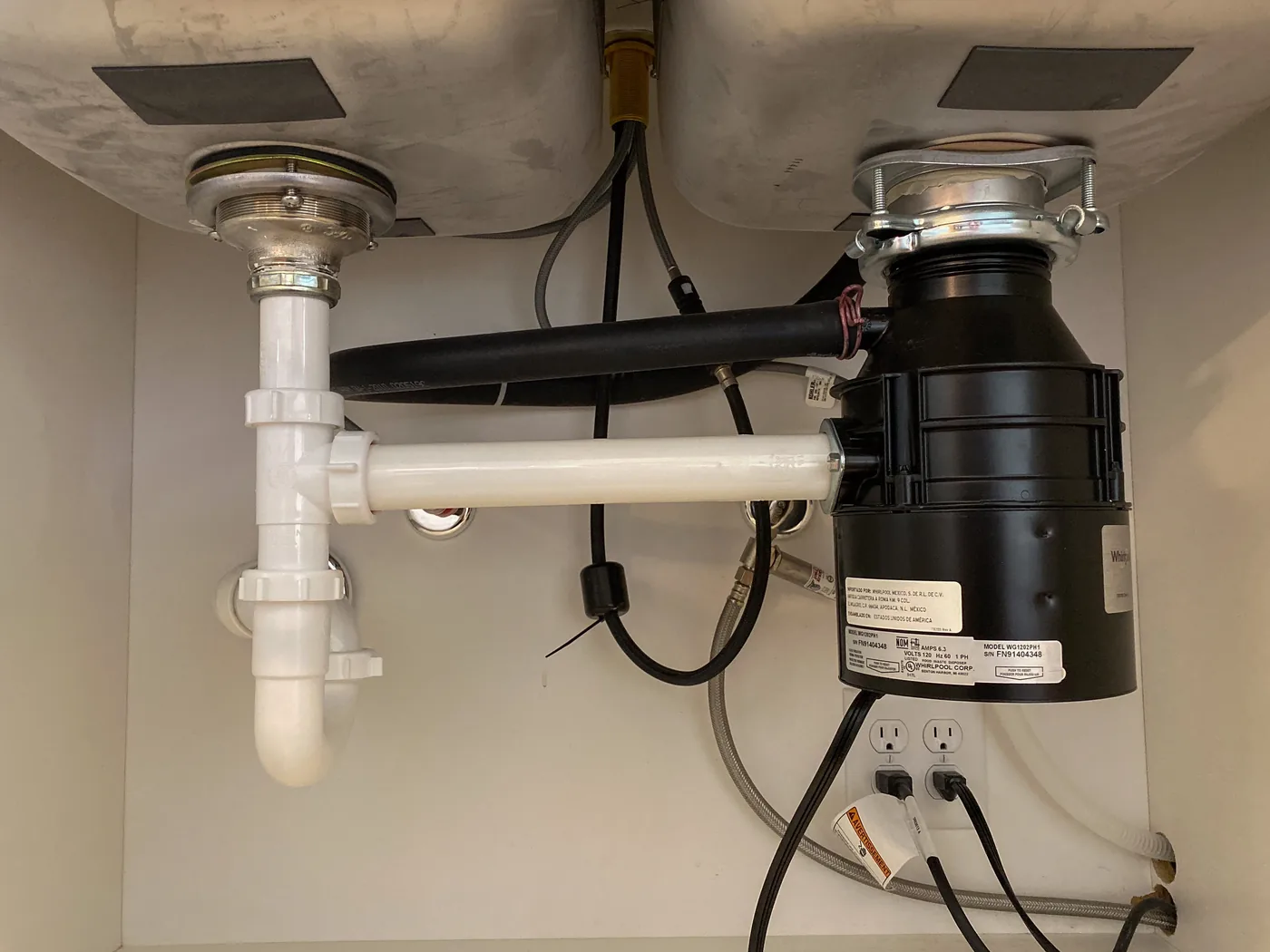 Garbage Disposal Leak in Avondale, South Carolina